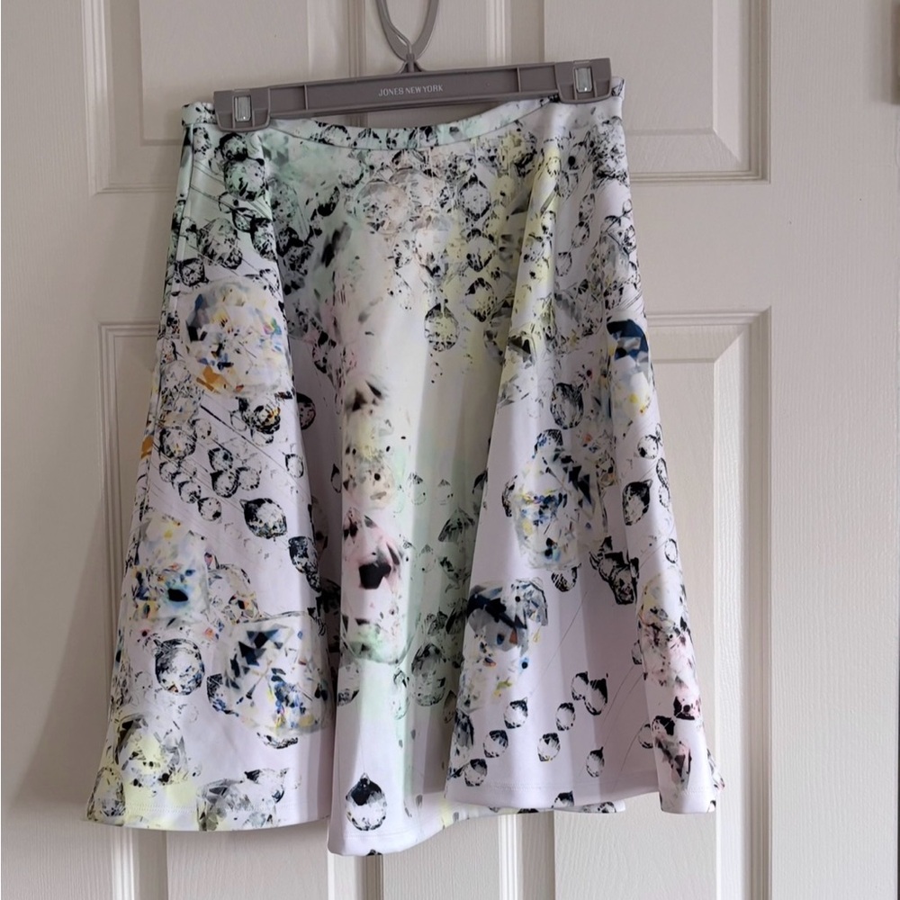 Ted Baker London White A-Line Skirt with Pastel Floral Print | Sz 2